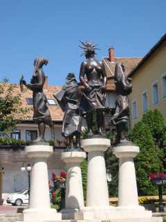 TapolcaBeeldengroep 'De vier Jaargetijden' ook van Marton László