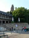 Het restaurant en de kasteelruïne op de Drachenfels in Königswinter