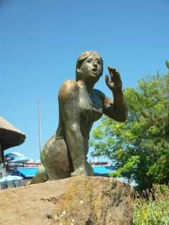 TihanyHet beeld 'Echo' in het park