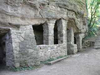 TihanyEén van de kluizenaars grotten op de berg Óvár