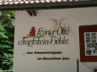 König Otto TropfsteinhöhleIngang van de grot